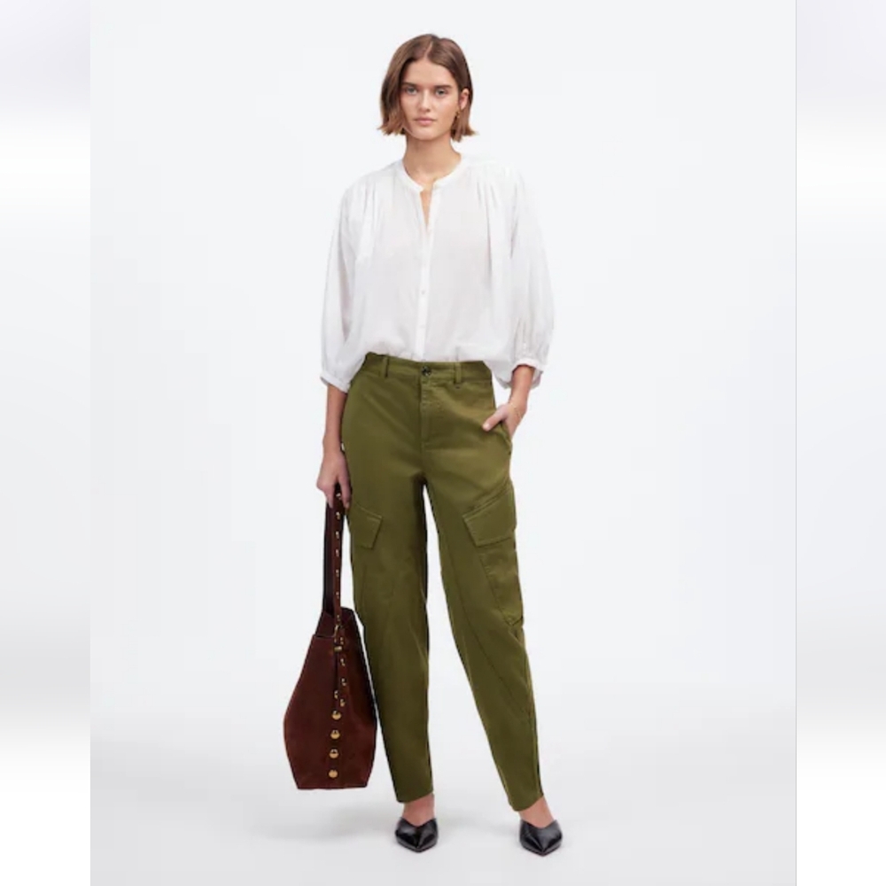 Madewell The Petite Barrel-Leg Utility Pant in Garment-Dyed Twill